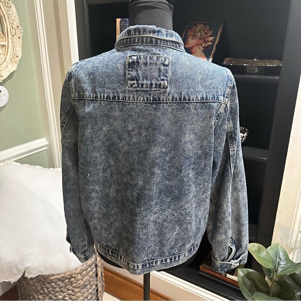 The Style Between Us Denim Jean Jacket Size M - Picture 8 of 11